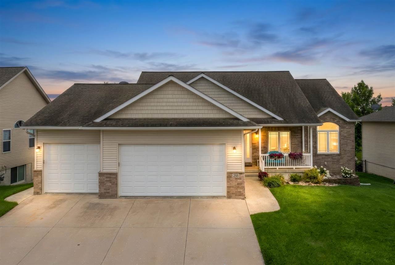 255 Cambridge Way North Liberty IA 52317