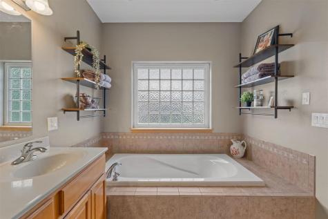 255 Cambridge Way North Liberty IA 52317