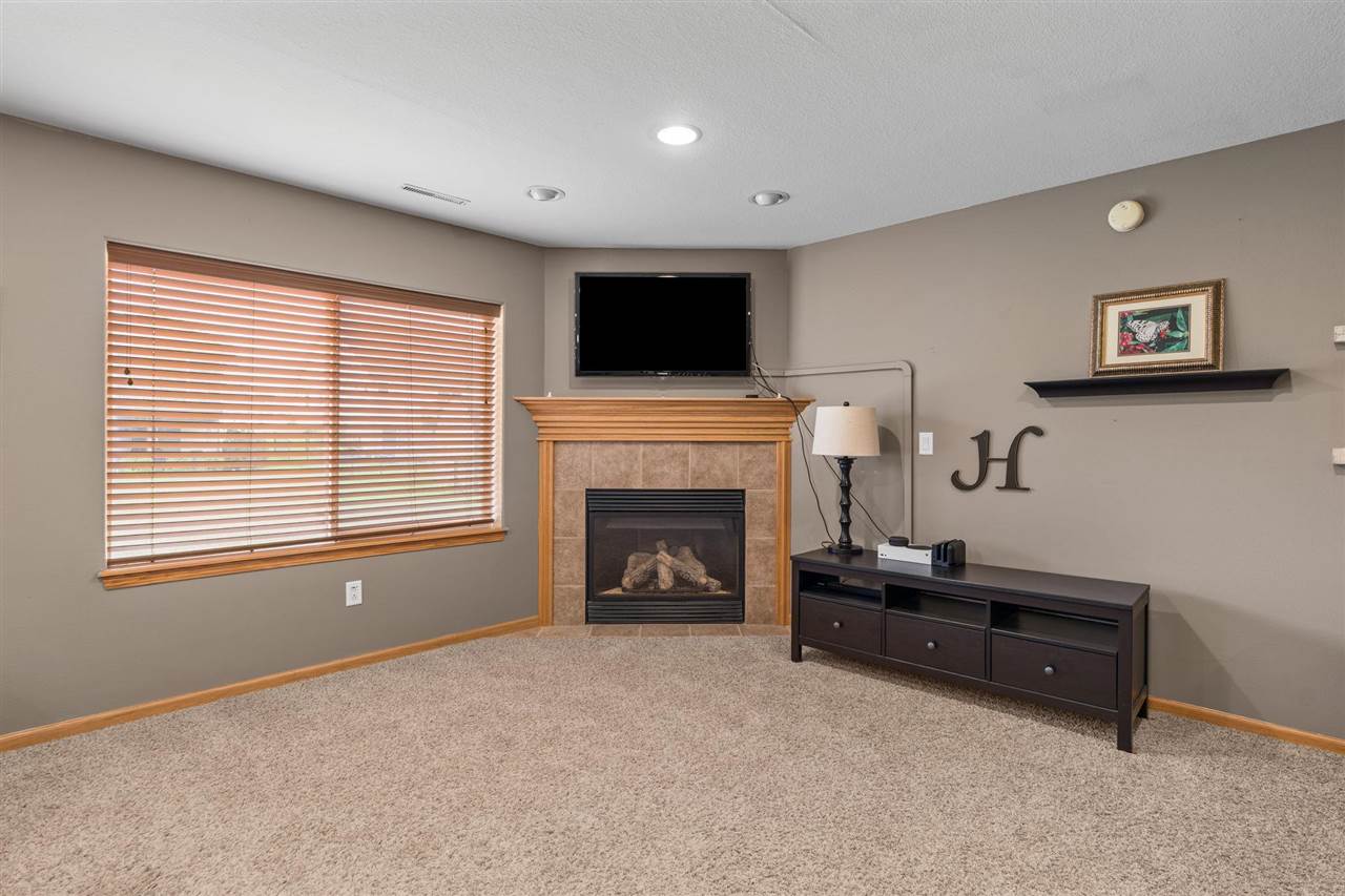 255 Cambridge Way North Liberty IA 52317