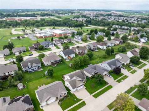 255 Cambridge Way North Liberty IA 52317