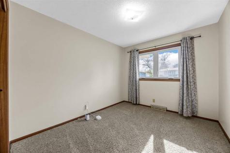 2815 Southland Street SW Cedar Rapids IA 52404