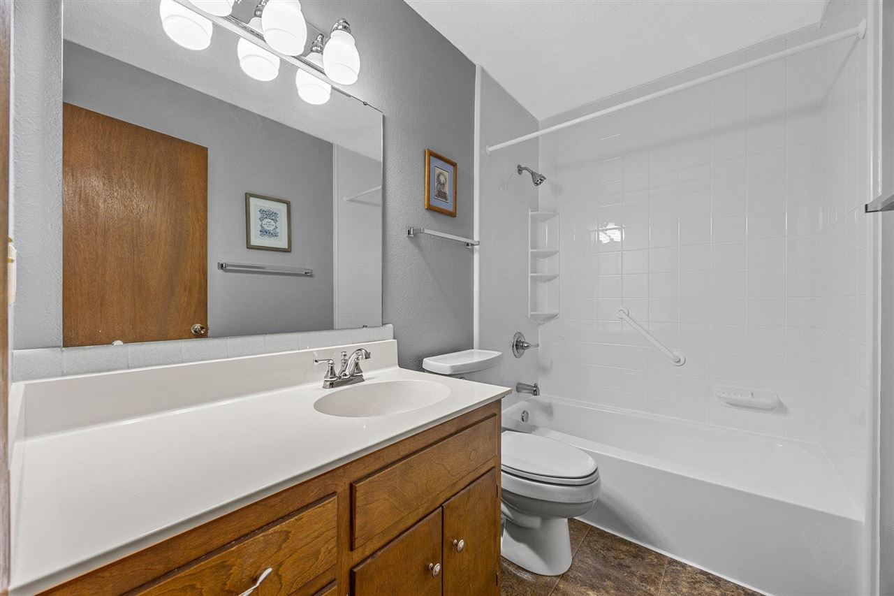 2815 Southland Street SW Cedar Rapids IA 52404