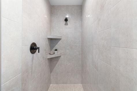 5521 Seminole Valley Trail NE Cedar Rapids IA 52411