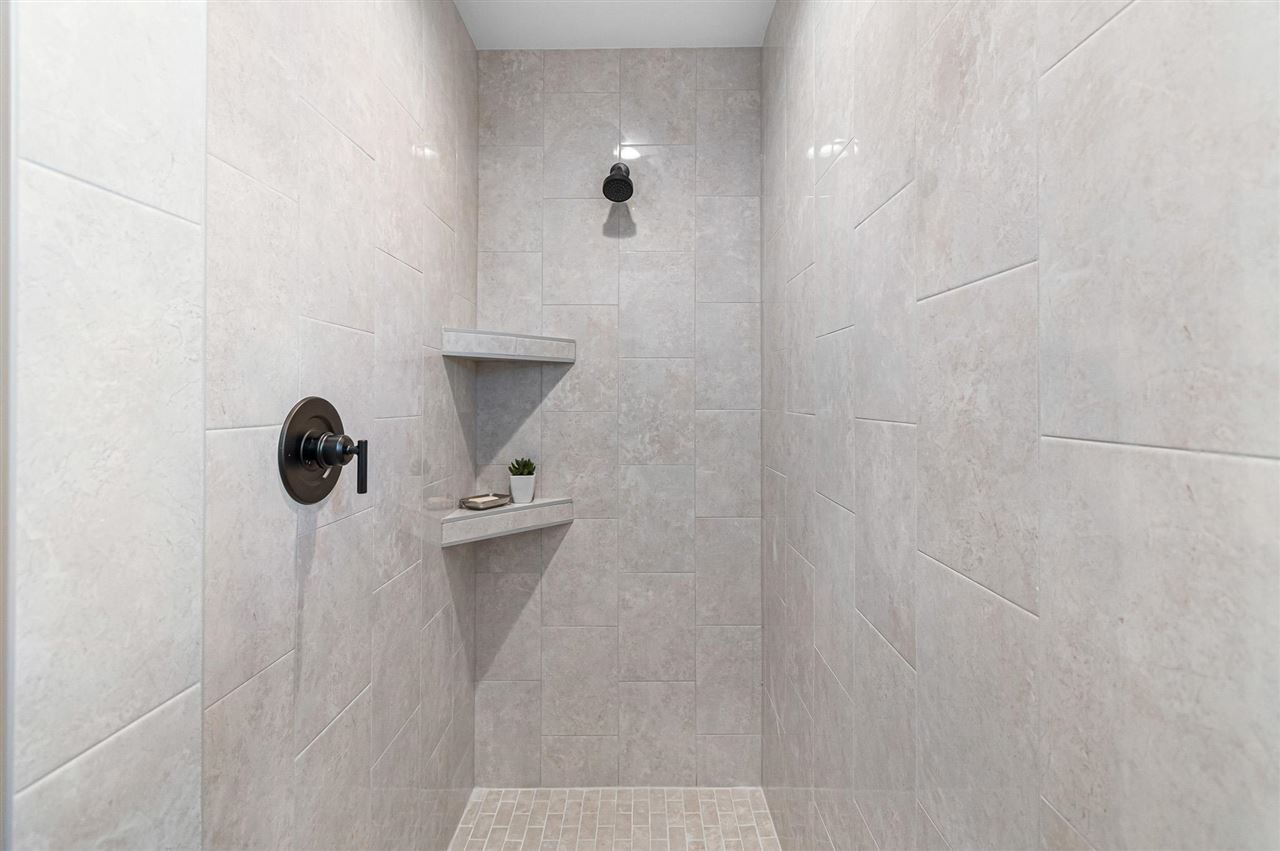 5521 Seminole Valley Trail NE Cedar Rapids IA 52411