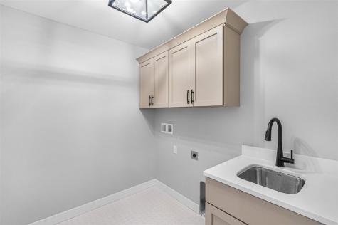 5521 Seminole Valley Trail NE Cedar Rapids IA 52411