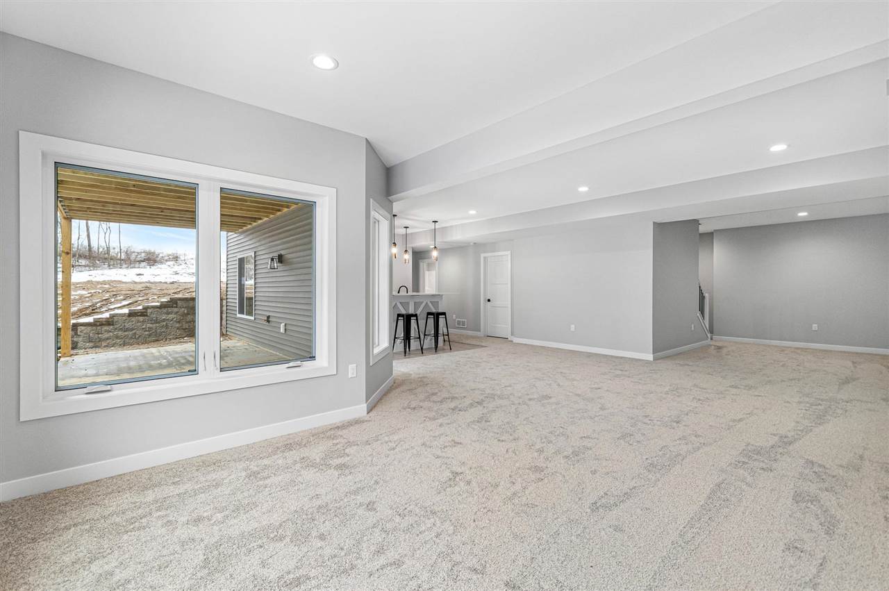 5521 Seminole Valley Trail NE Cedar Rapids IA 52411