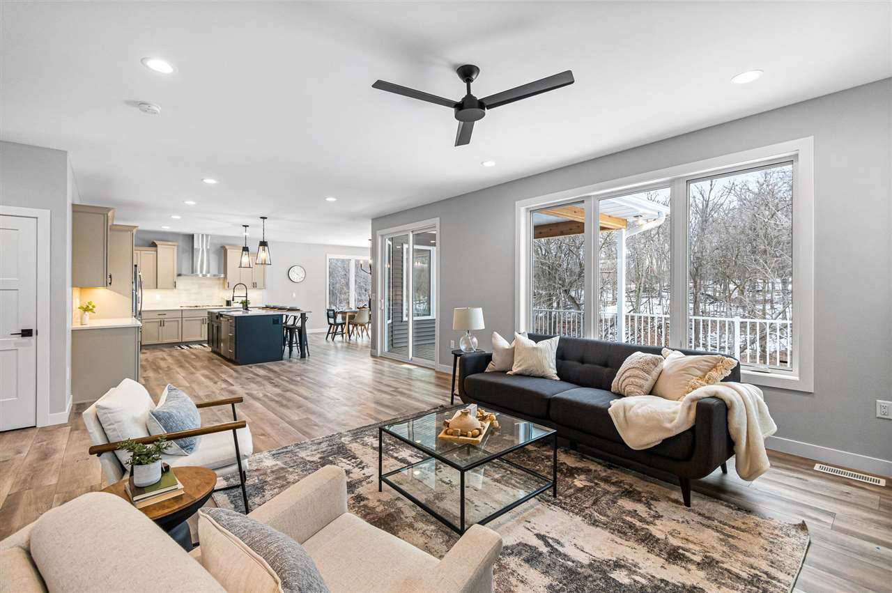 5521 Seminole Valley Trail NE Cedar Rapids IA 52411