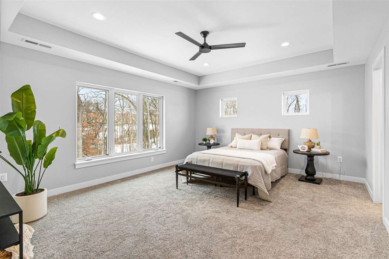 5521 Seminole Valley Trail NE Cedar Rapids IA 52411