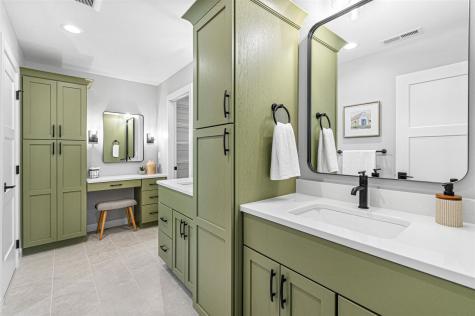 5521 Seminole Valley Trail NE Cedar Rapids IA 52411