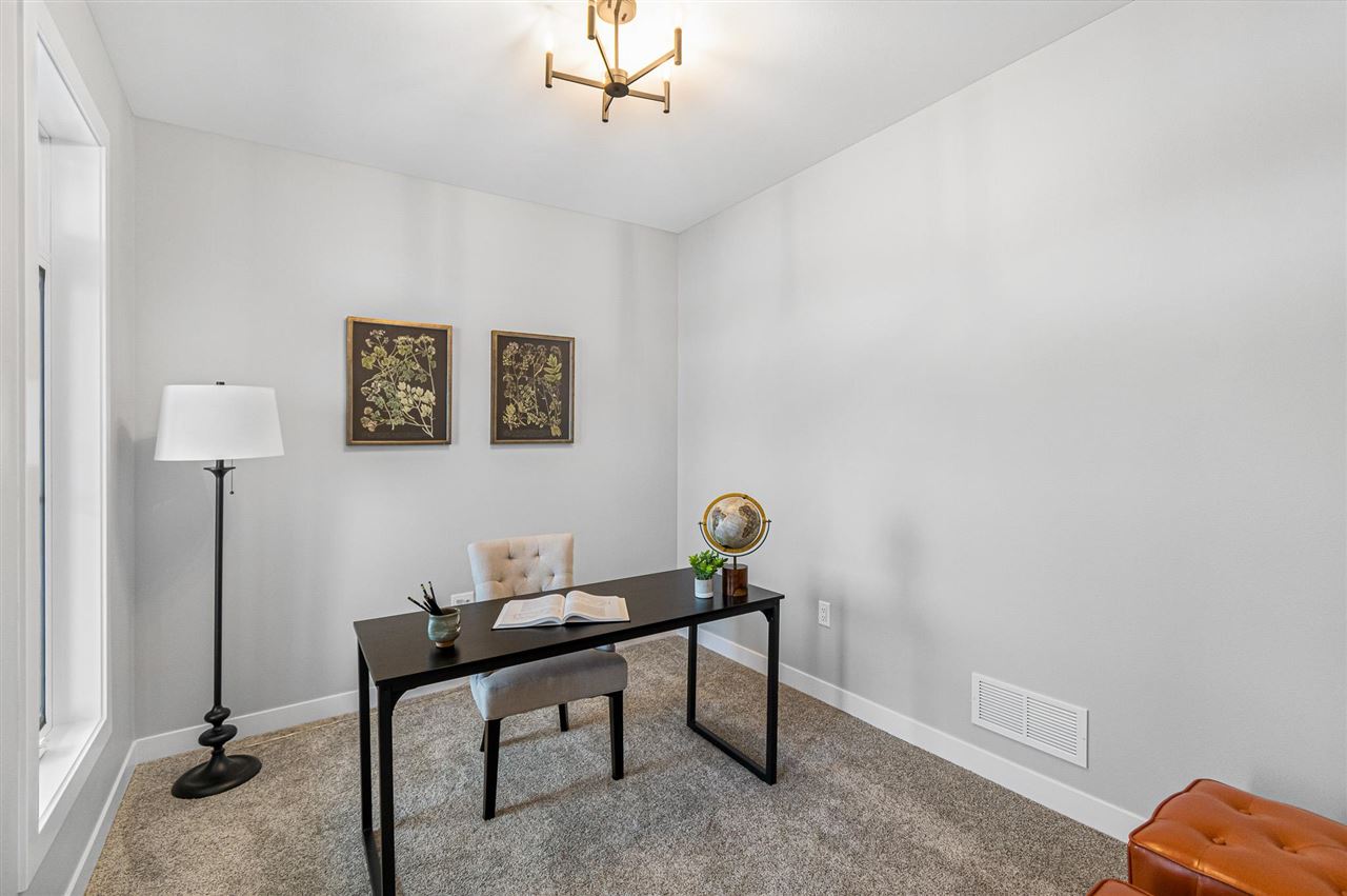 5521 Seminole Valley Trail NE Cedar Rapids IA 52411