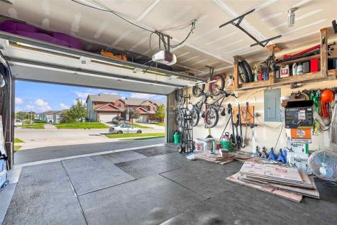 603 Croell Avenue Tiffin IA 52340