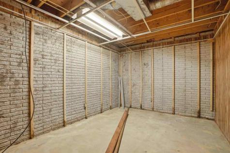 23186 207th Avenue Sigourney IA 52591