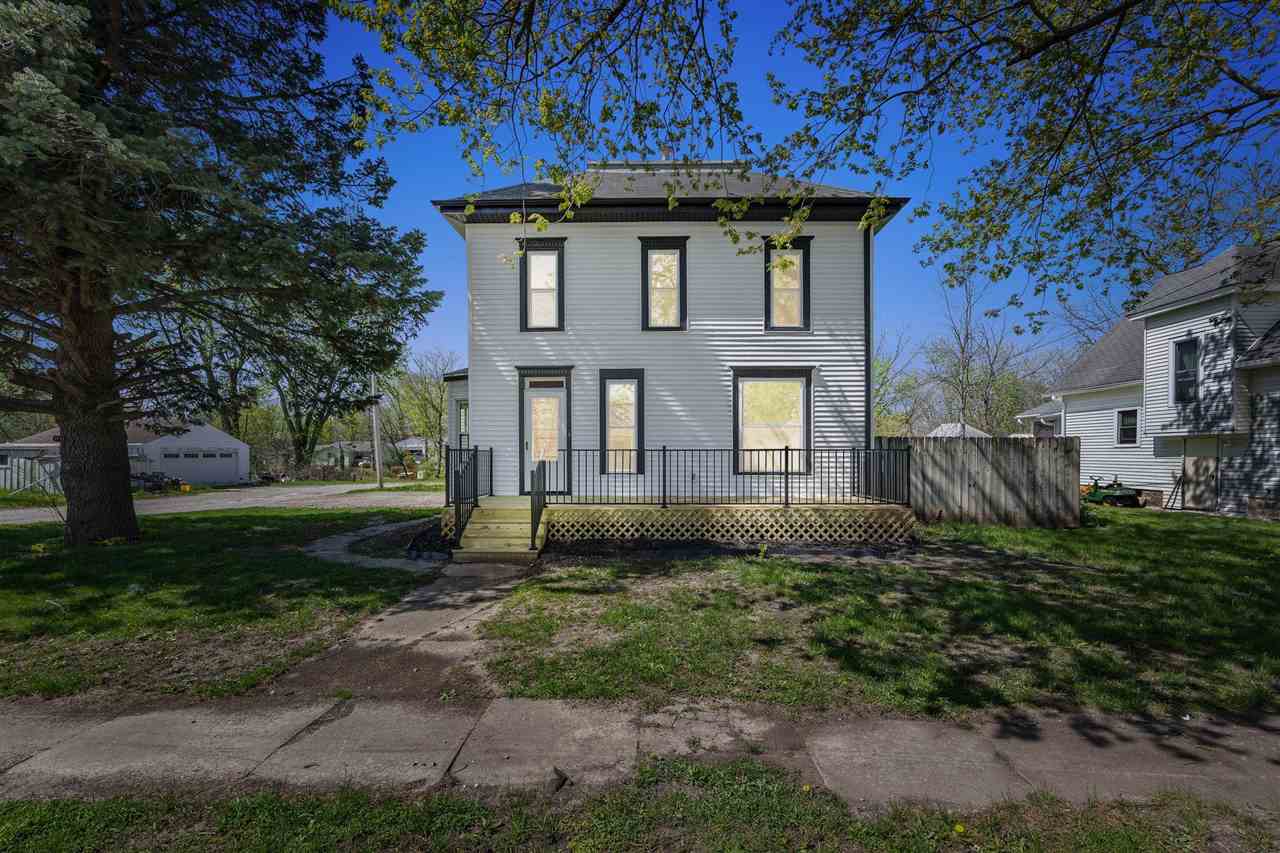 1003 Franklin Street Center Point IA 52213