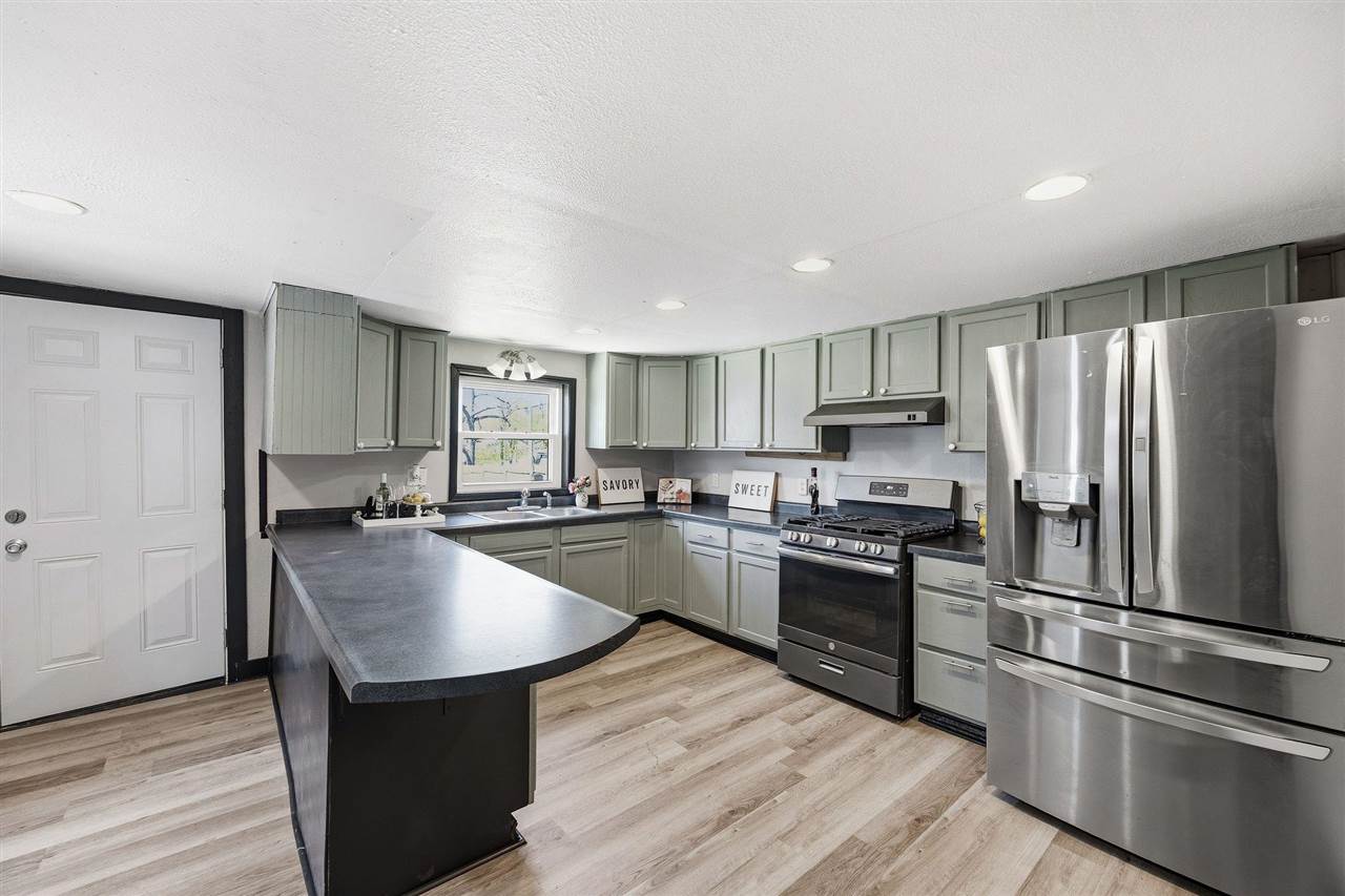 1003 Franklin Street Center Point IA 52213