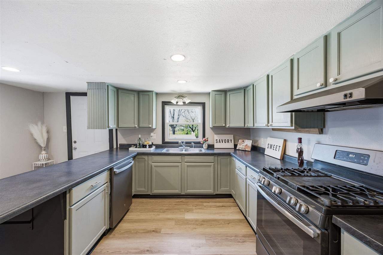 1003 Franklin Street Center Point IA 52213