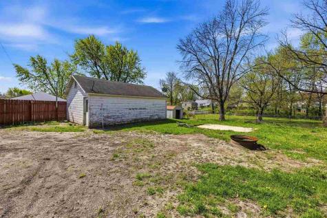 1003 Franklin Street Center Point IA 52213