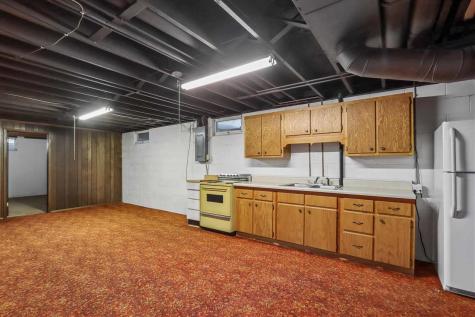 609 E Hickory Street Riverside IA 52327