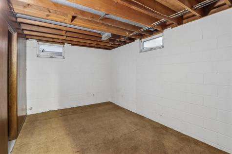 609 E Hickory Street Riverside IA 52327