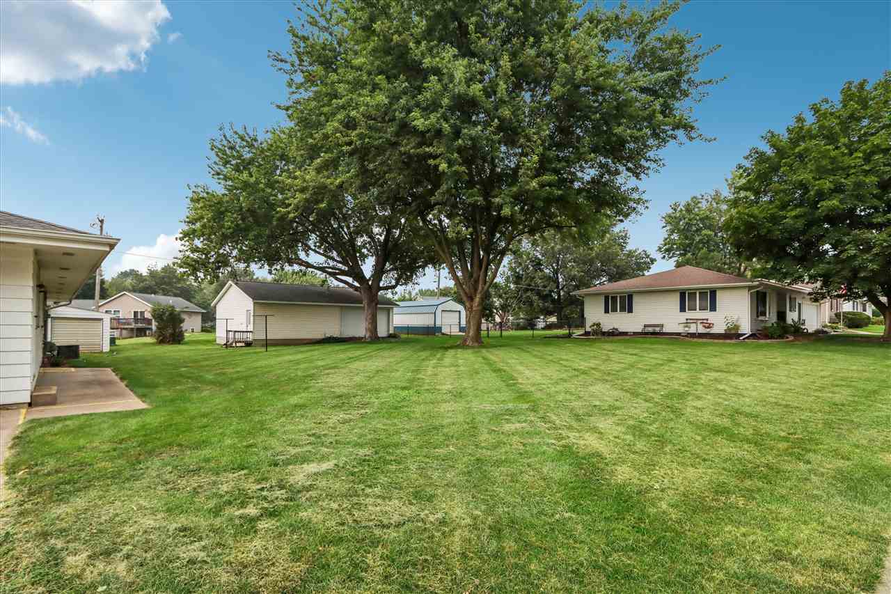 609 E Hickory Street Riverside IA 52327