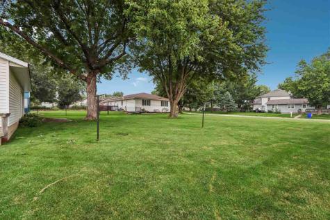 609 E Hickory Street Riverside IA 52327
