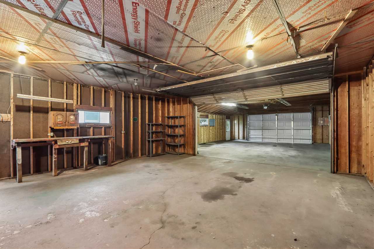 609 E Hickory Street Riverside IA 52327