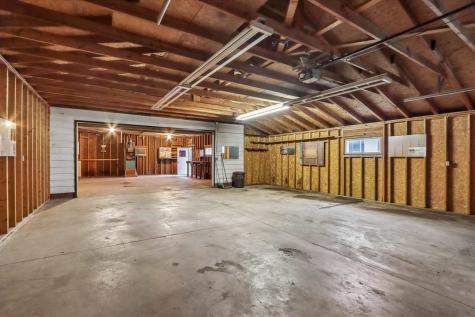 609 E Hickory Street Riverside IA 52327
