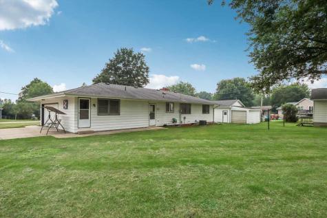 609 E Hickory Street Riverside IA 52327