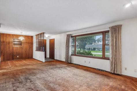 609 E Hickory Street Riverside IA 52327