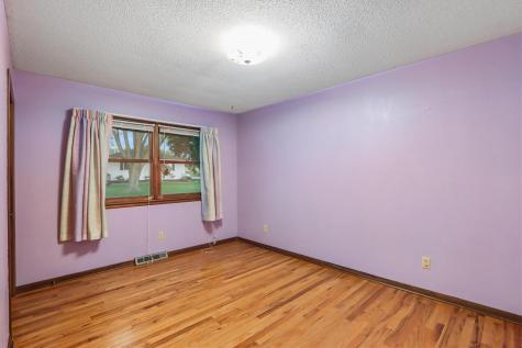 609 E Hickory Street Riverside IA 52327