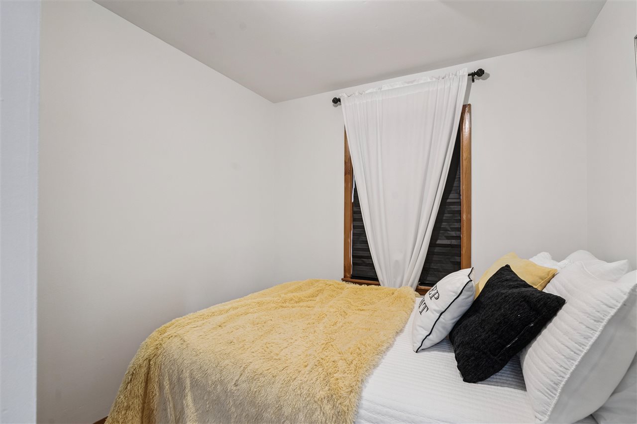 1237 Melrose Avenue Iowa City IA 52246