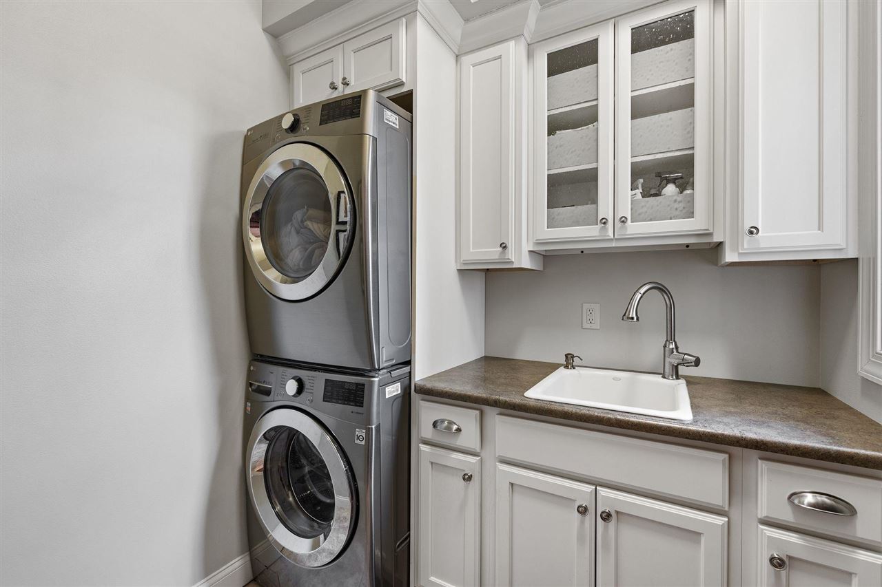 951 Highland Park Avenue Coralville IA 52241