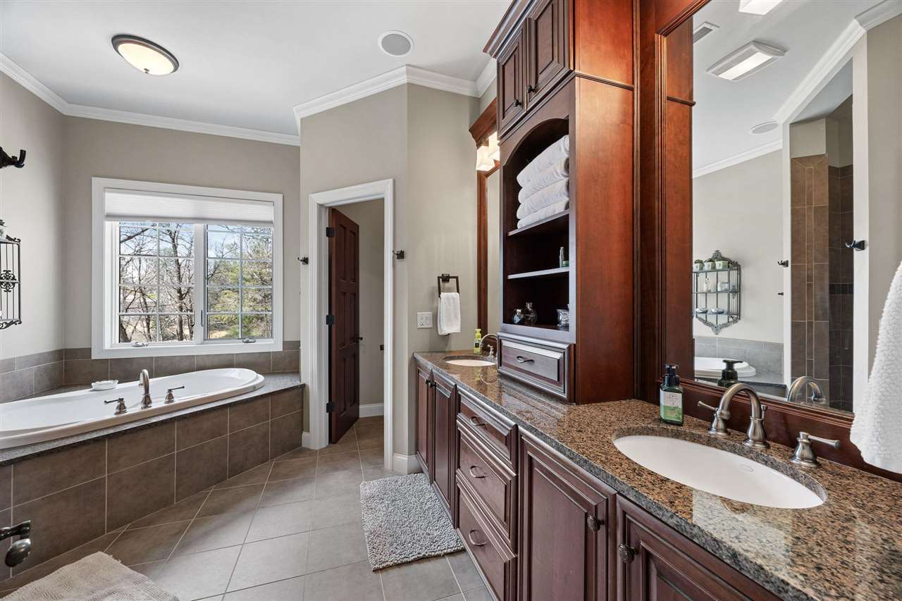 951 Highland Park Avenue Coralville IA 52241