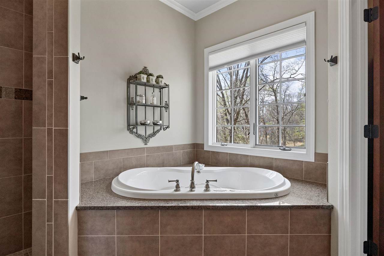 951 Highland Park Avenue Coralville IA 52241