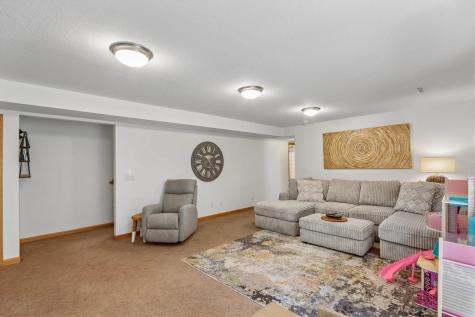 197 Rogers Drive Williamsburg IA 52361