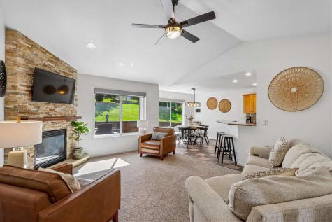 197 Rogers Drive Williamsburg IA 52361