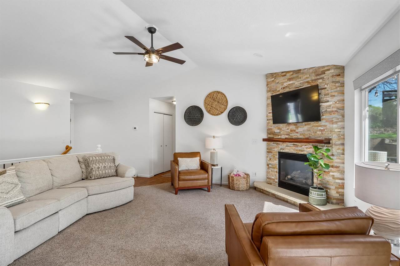 197 Rogers Drive Williamsburg IA 52361