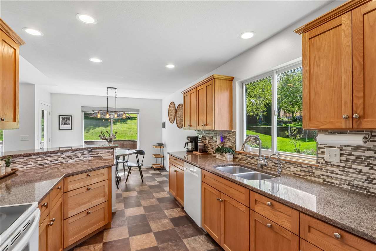 197 Rogers Drive Williamsburg IA 52361