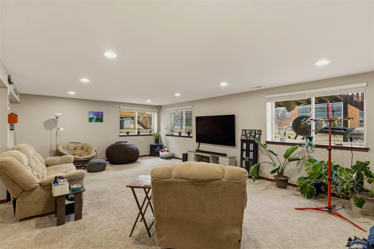 1131 Ryan Circle Coralville IA 52241