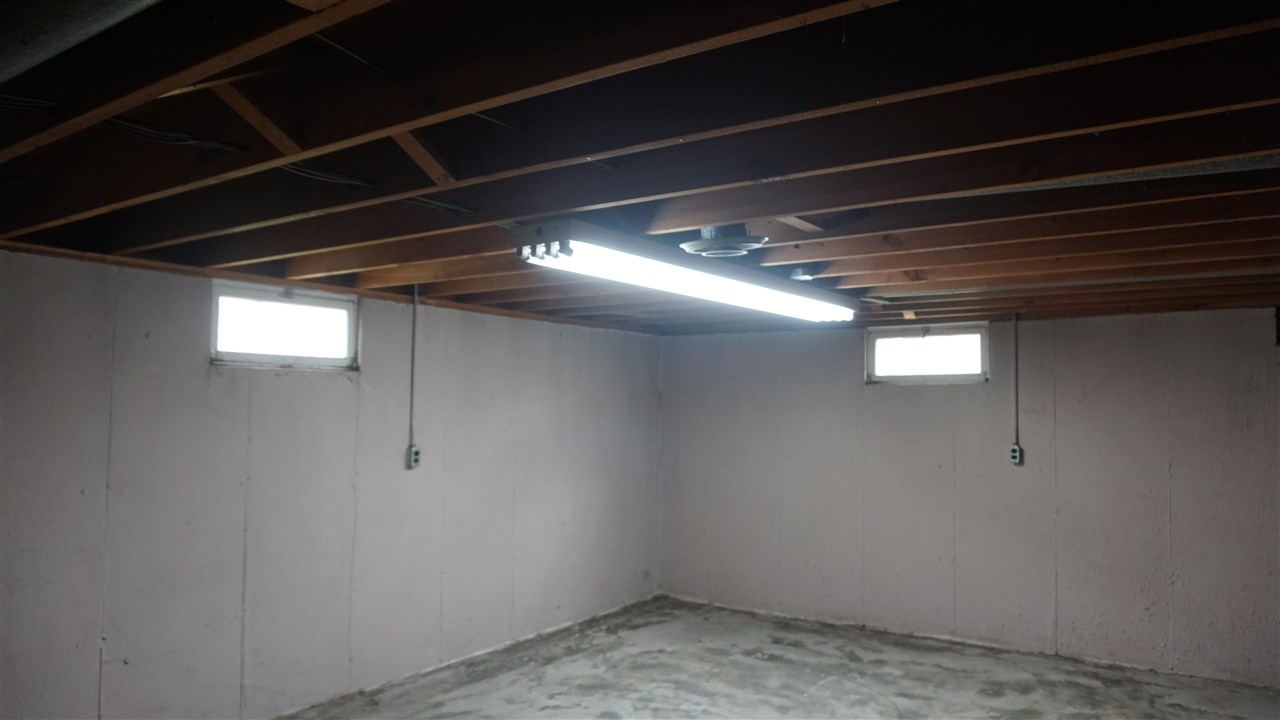 107 E Pioneer Road Lone Tree IA 52755