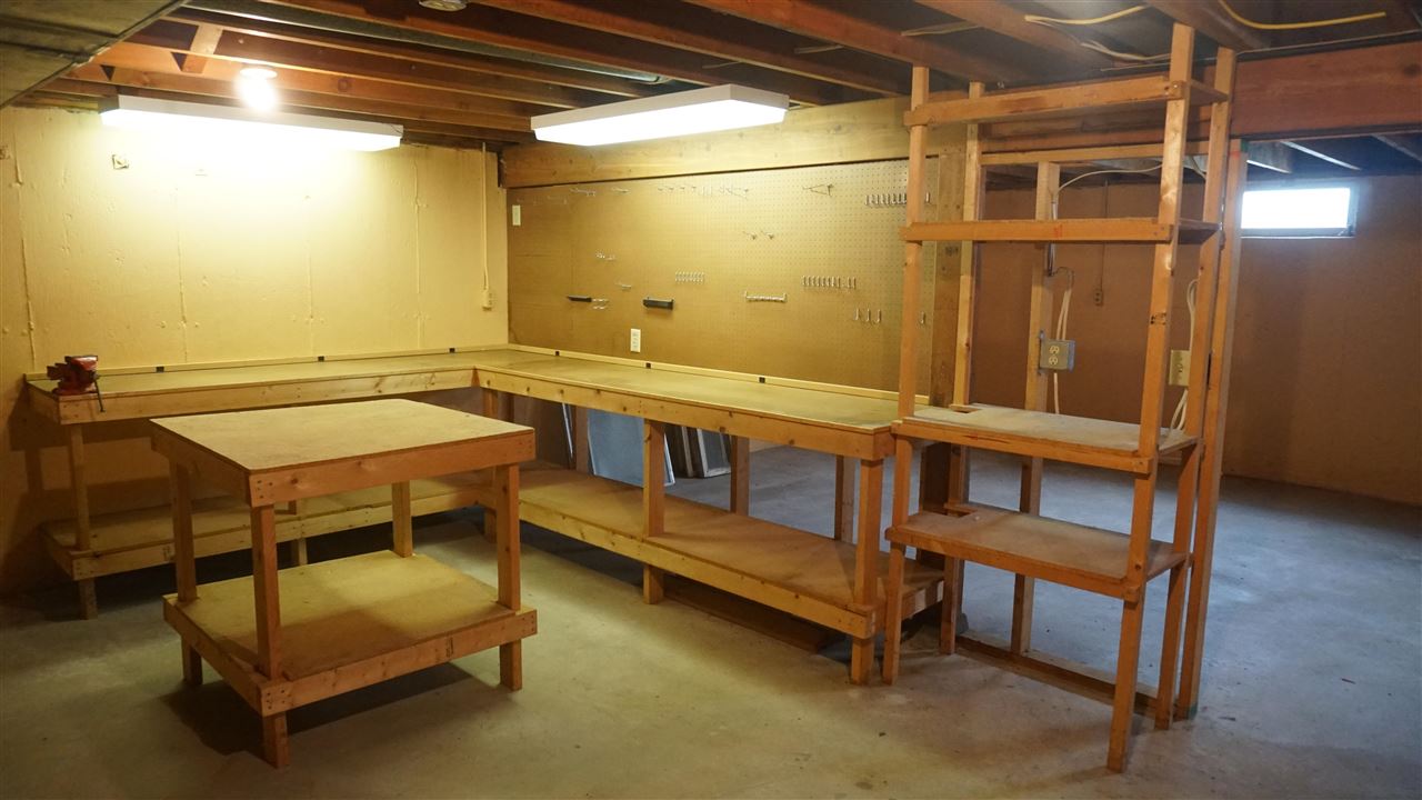 107 E Pioneer Road Lone Tree IA 52755