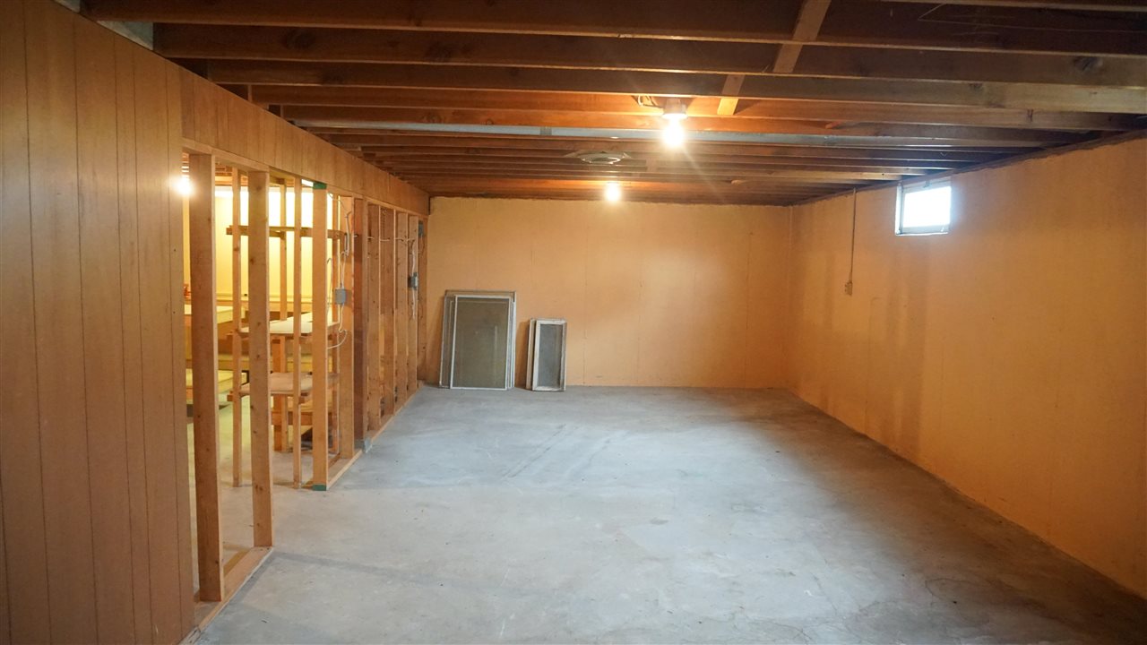 107 E Pioneer Road Lone Tree IA 52755