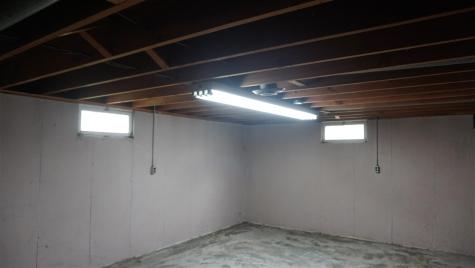107 E Pioneer Road Lone Tree IA 52755
