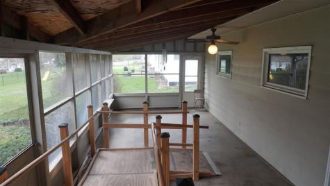 107 E Pioneer Road Lone Tree IA 52755