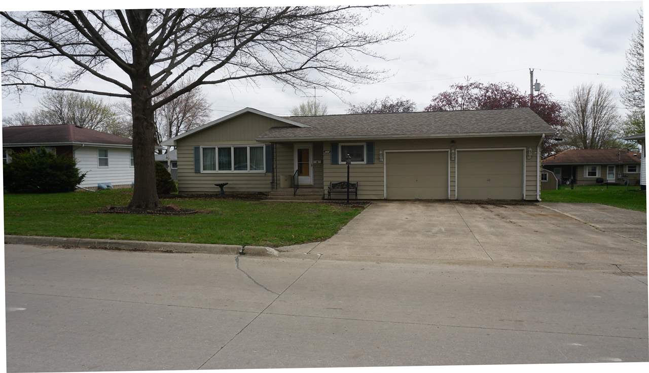 107 E Pioneer Road Lone Tree IA 52755