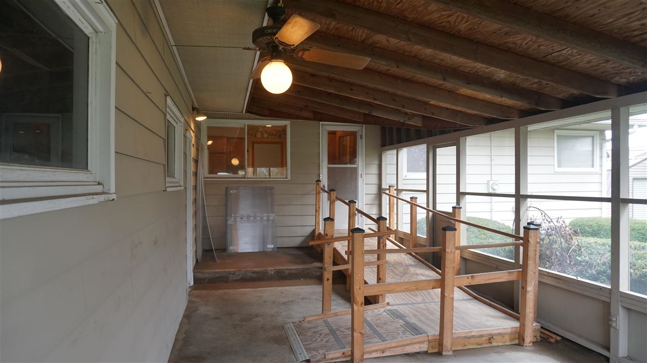 107 E Pioneer Road Lone Tree IA 52755