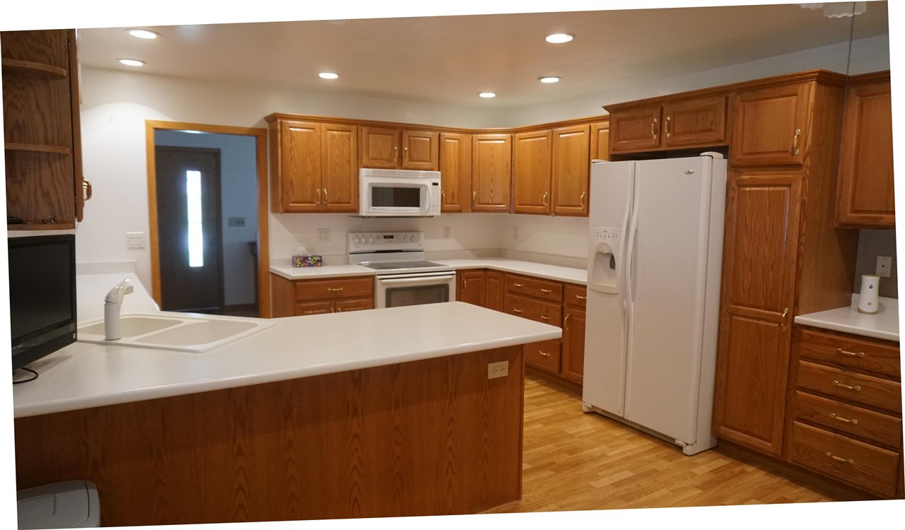 107 E Pioneer Road Lone Tree IA 52755