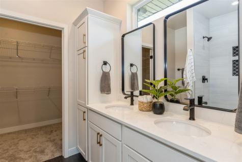 1046 Highland Trail Solon IA 52333