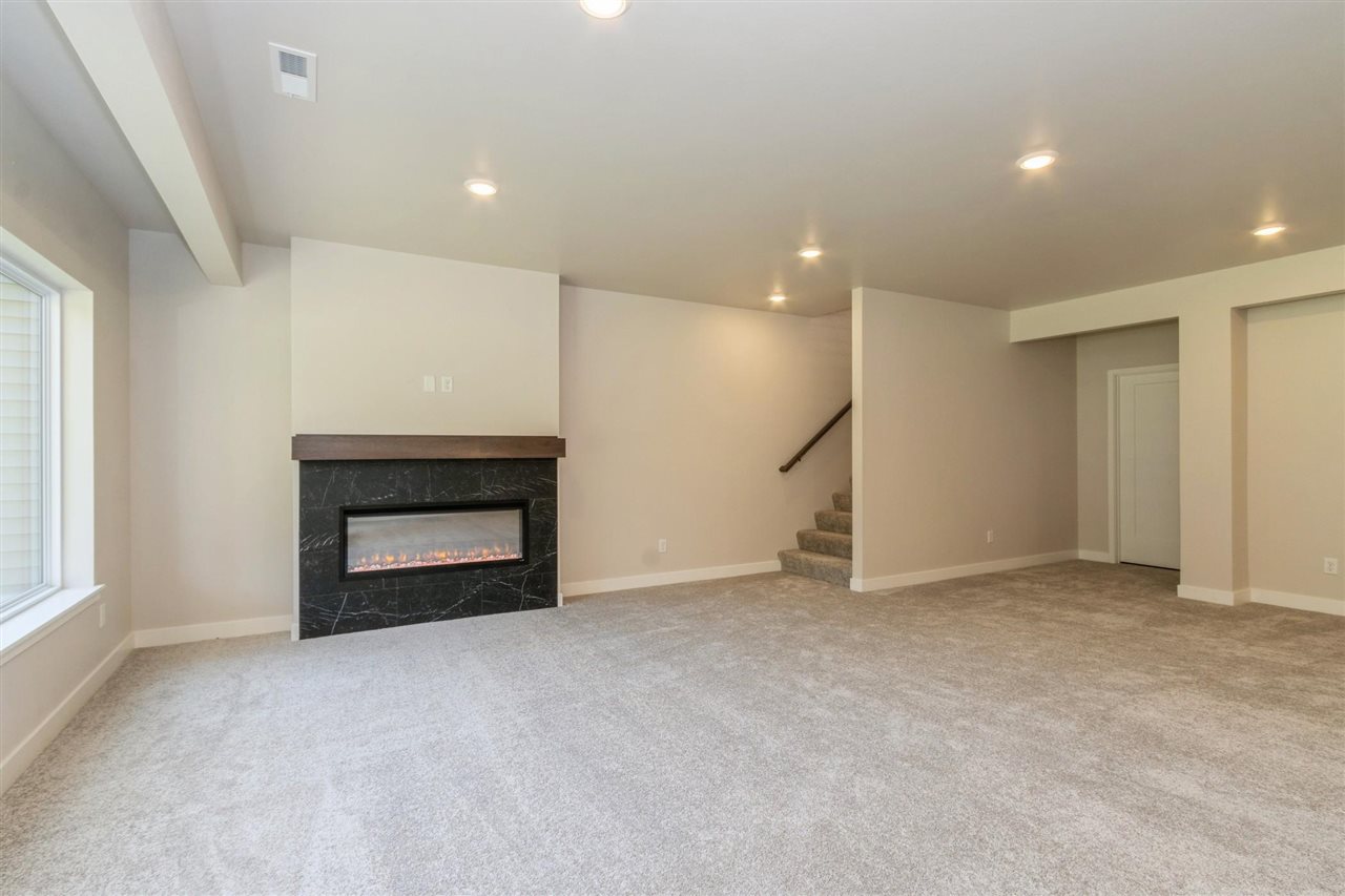 1046 Highland Trail Solon IA 52333