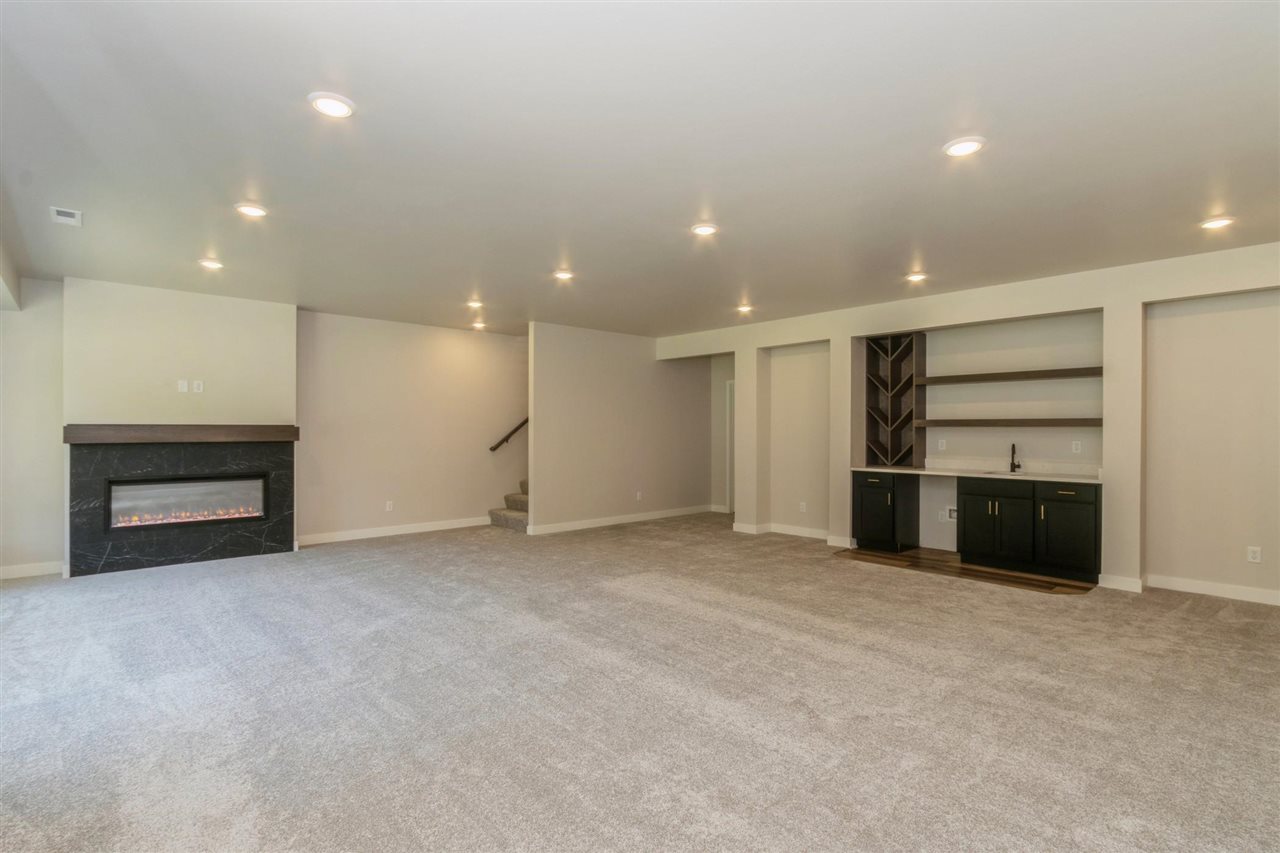 1046 Highland Trail Solon IA 52333