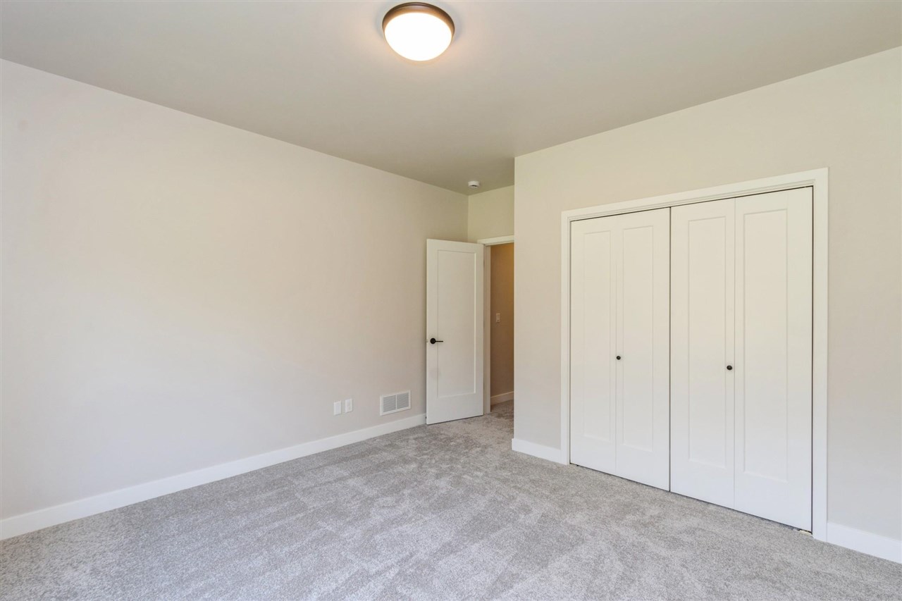 1046 Highland Trail Solon IA 52333